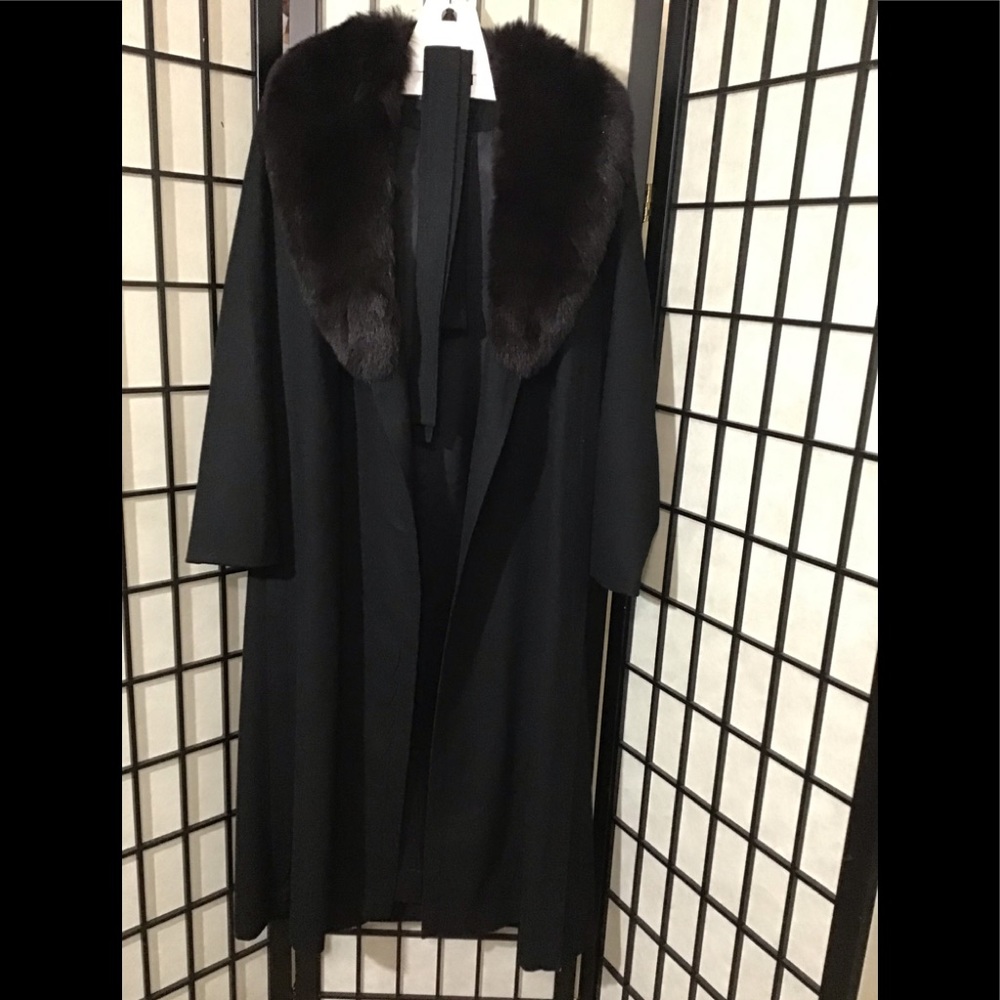 Wellington Fashions VTG Featherlite Wool Coat with Fur Collar